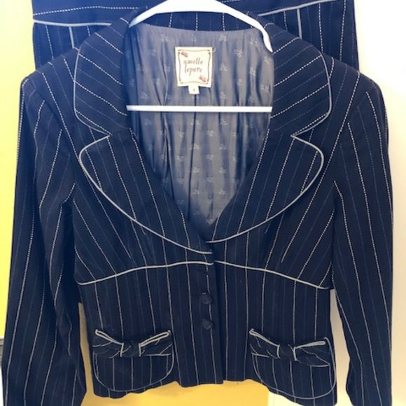 Nanette Lepore Vintage-Style Suit, skirt size 6,  jacket size 8 Petite, fabric? - Picture 3 of 12